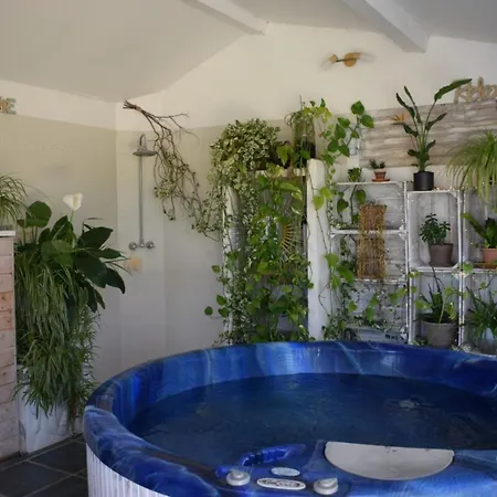 - La Petite Maison De Noemie * Gras